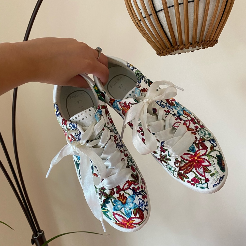 EUROPEAN sneakers with vibrant flowers